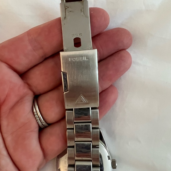 FOSSIL WATCH - Picture 4 of 5